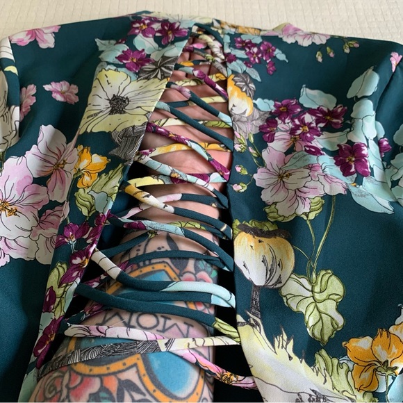 NWOT Guess floral fit&flare dress - Picture 14 of 16